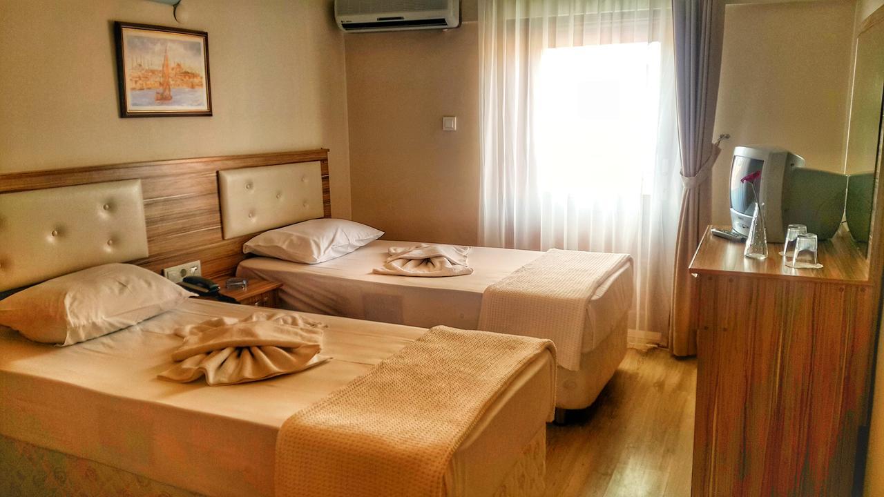 Aziz Arslan Hotel Ayvalik Exterior photo