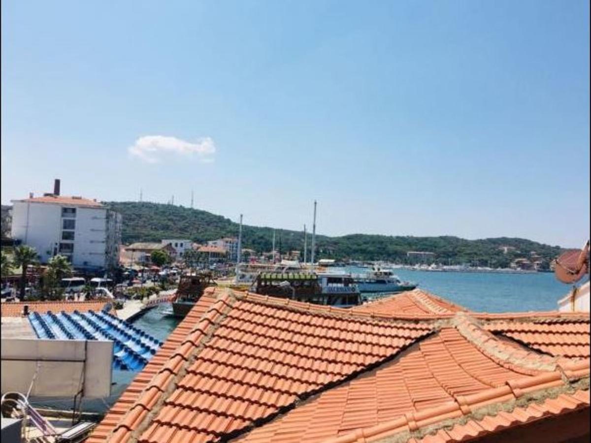Aziz Arslan Hotel Ayvalik Exterior photo